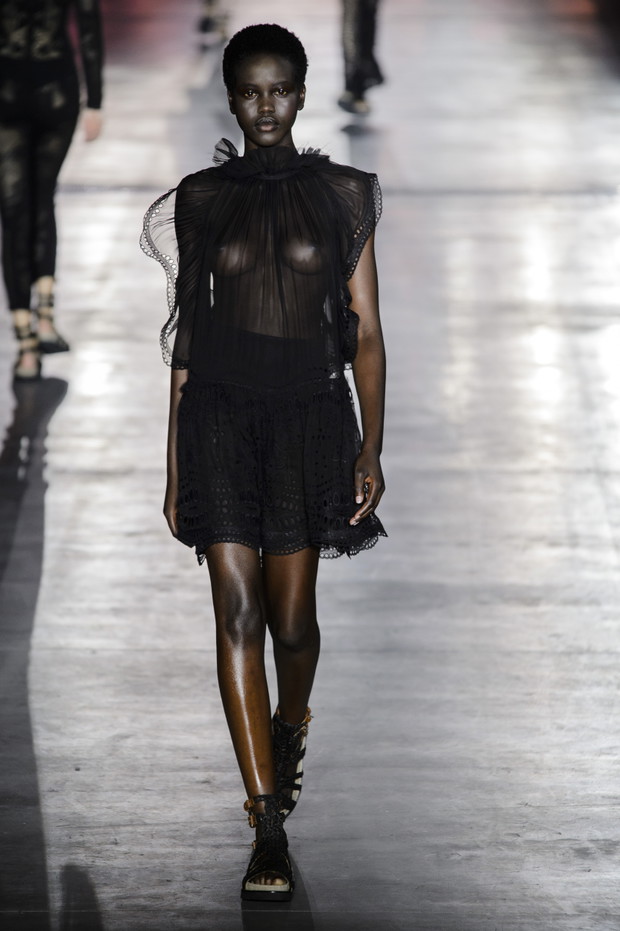Pokaz Alberta Ferretti SS19