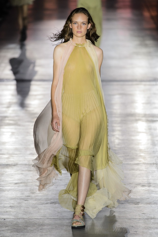 Pokaz Alberta Ferretti SS19
