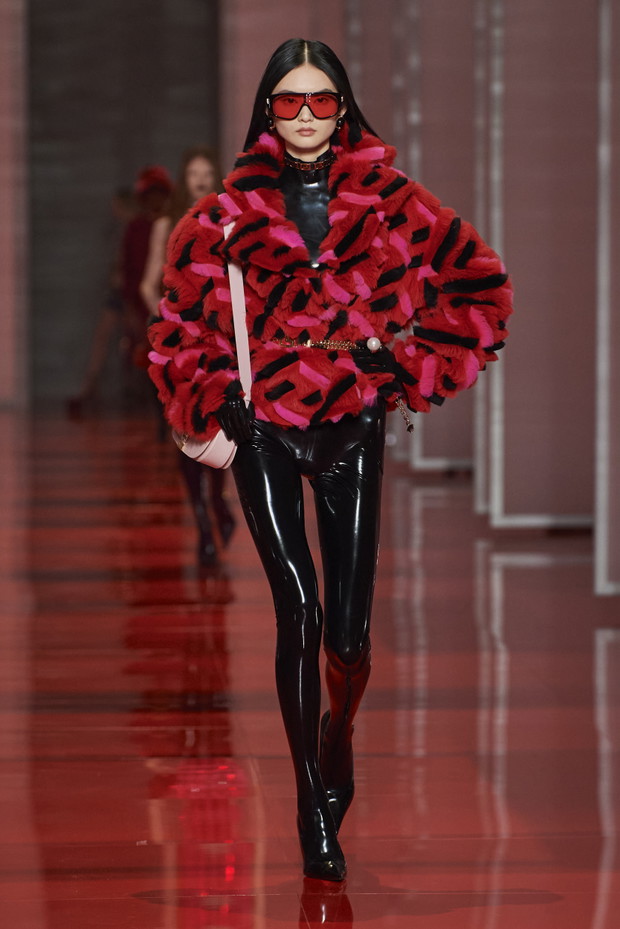 Versace jesień-zima 2022/2023