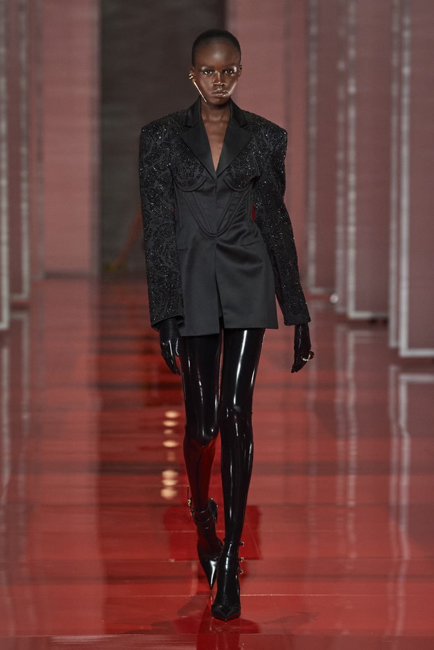 Versace jesień-zima 2022/2023