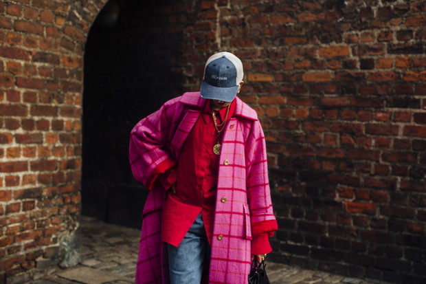 Najmodniejsze stylizacje z ulic Kopenhagi według najbardziej stylowych ludzi z branży i gości Copenhagen Fashion Week jesień-zima 2022/2023