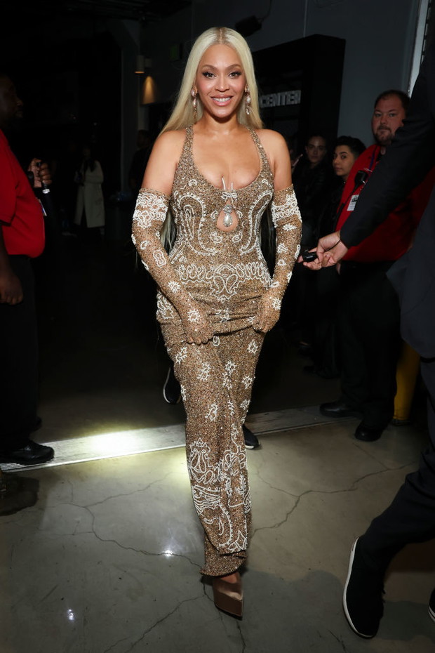 Najpiękniejsze stylizacje na rozdaniu GRAMMY 2025: Beyoncé w kreacji Schiaparelli