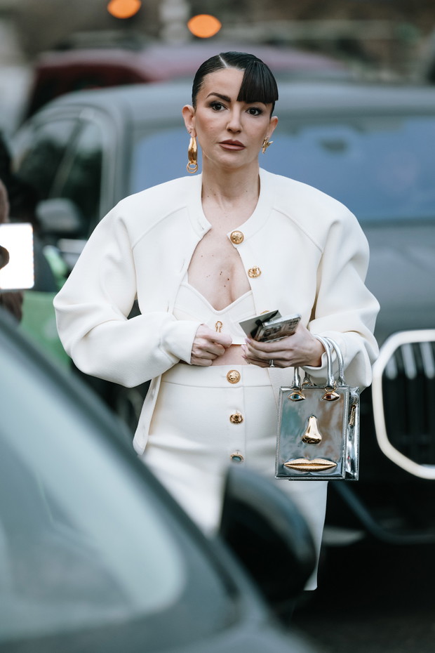 Stylizacje z paryskiego tygodnia mody haute couture wiosna-lato 2025