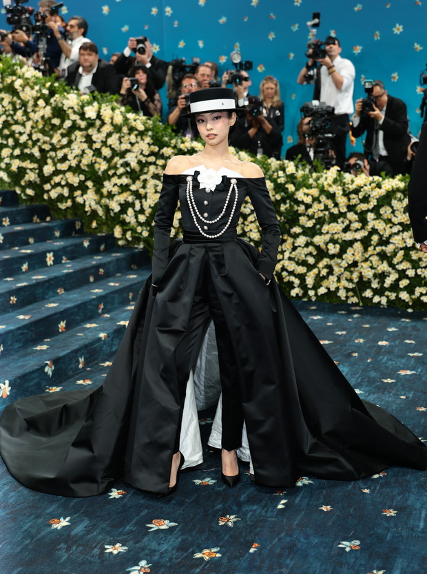 Met Gala 2025. Jennie