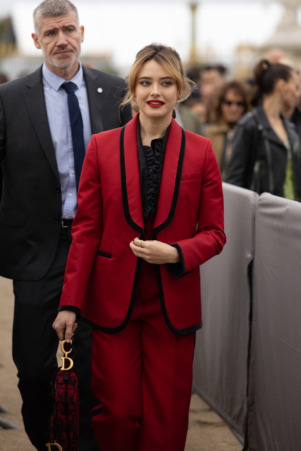 Street style po francusku. Najlepsze stylizacje prawdziwych paryżanek oraz gości Tygodnia mody w Paryżu wiosna-lato 2023