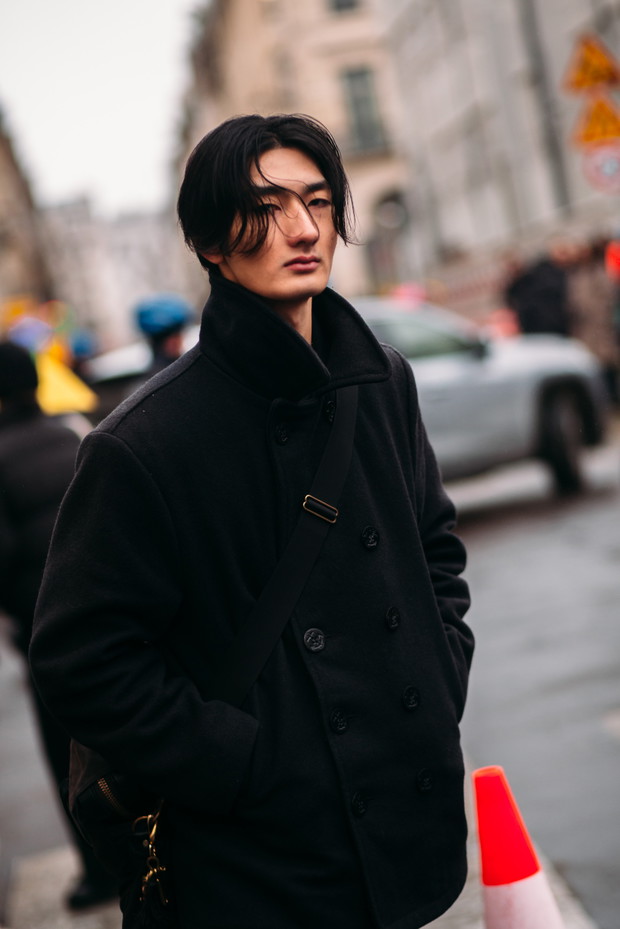Street style po francusku. Tak noszą się teraz najbardziej stylowe dziewczyny z branży mody Paris Couture Week wiosna-lato 2023