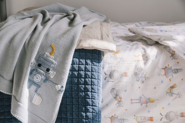 ZARA HOME kids, koc z robotem, fot. mat. prasowe
