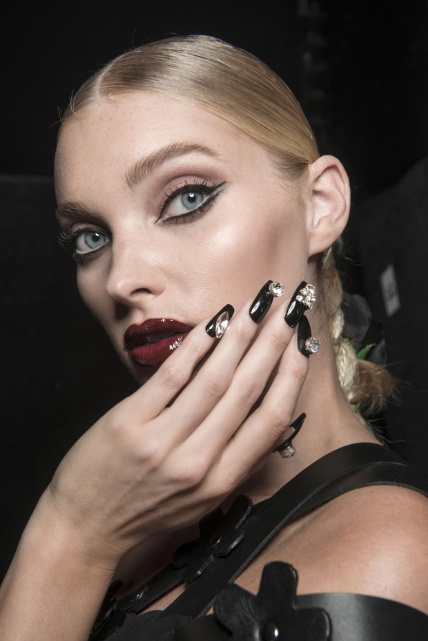 Manicure wiosna-lato 2018. Modne paznokcie i trendy! Philip Plein