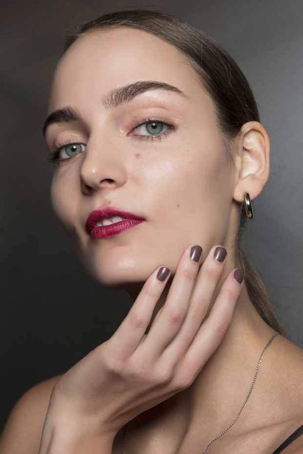 Modne paznokcie: manicure na jesień 2018. Colovos