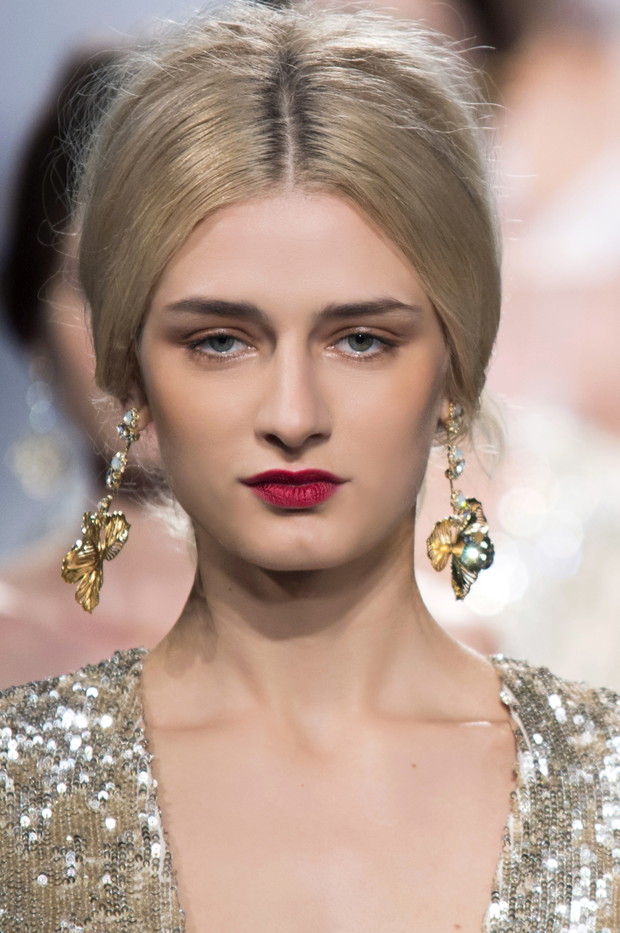 Modny kolor włosów: chłodny blond