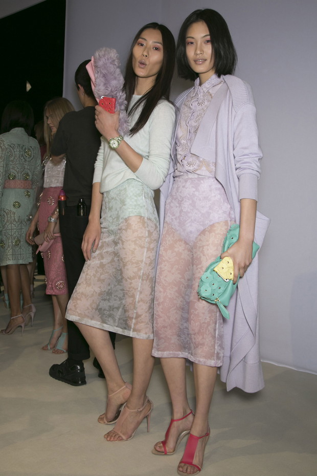 Backstage pokazu Burberry wiosna-lato 2014