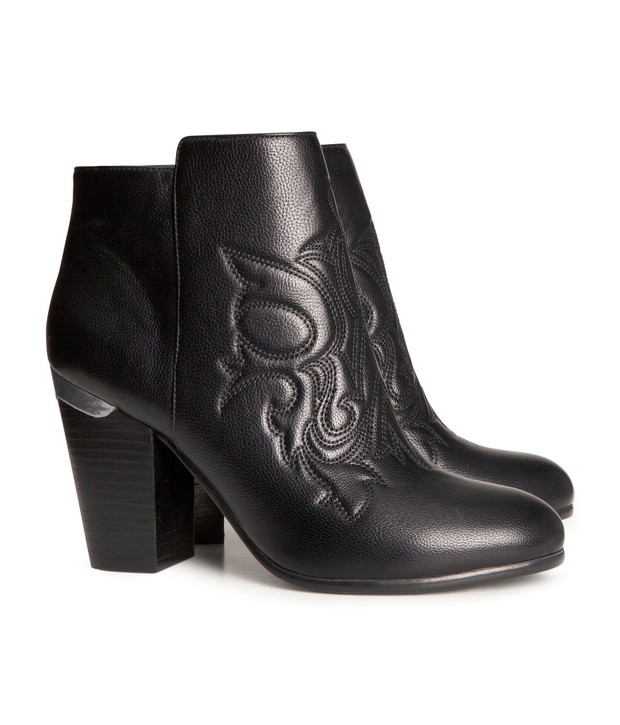 Buty na jesień: sztyblety i botki