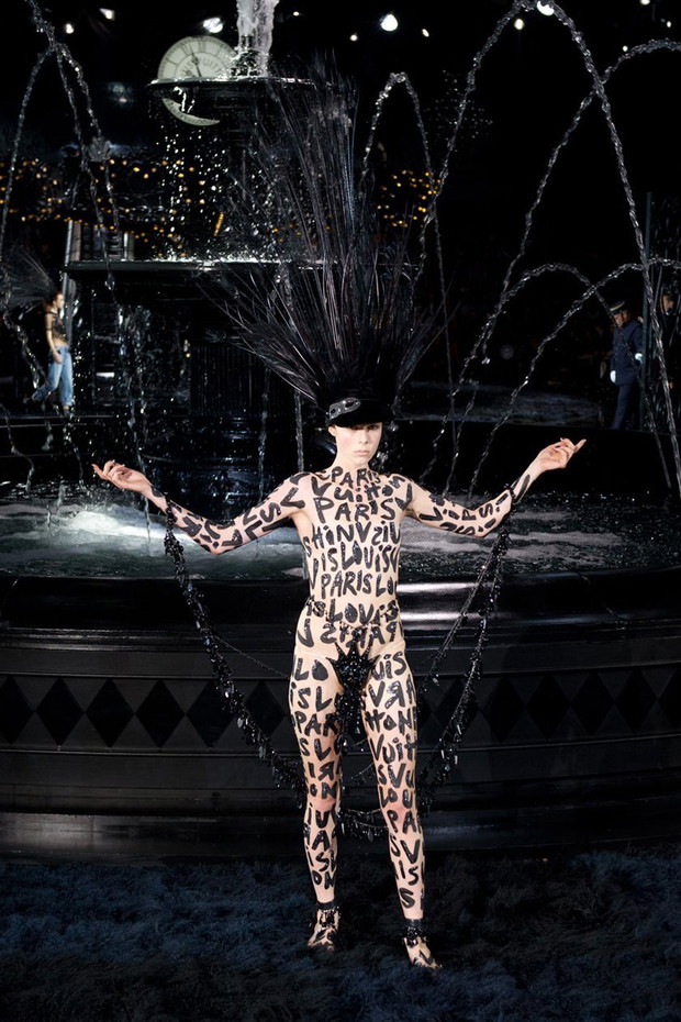 Edie Campbell modelką roku - rewolucja w modelingu trwa?