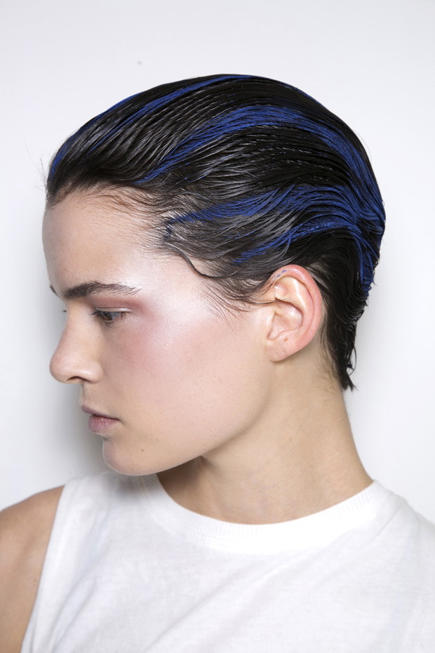 Fryzura wet look - trendy wiosna-lato 2014