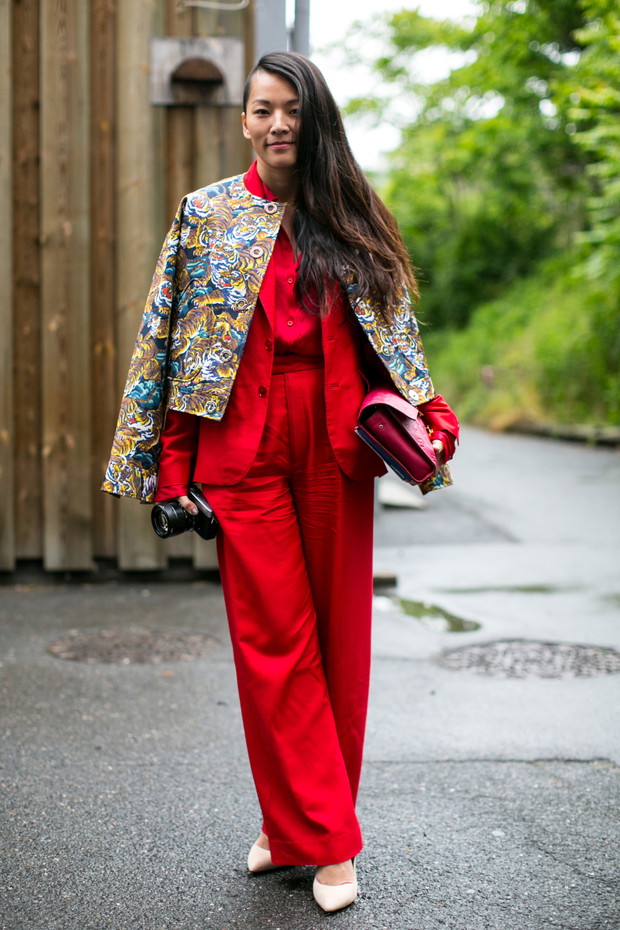Kolorowe spodnie - trendy wiosna lato 2014