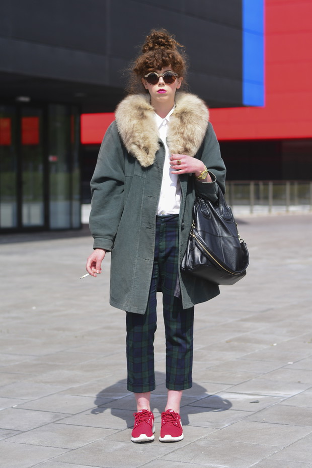 Street fashion na Fashion Week Poland jesień-zima 2014/2014, fot. Robert Purwin/ www.mr-faceless.blogspot