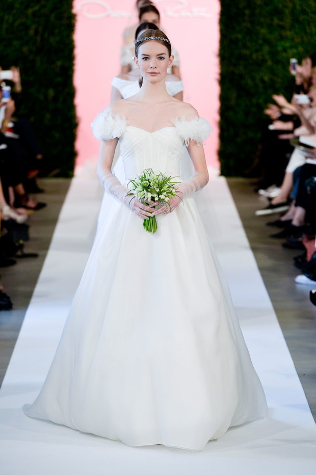 Suknie ślubne wiosna 2015: Oscar de la Renta
