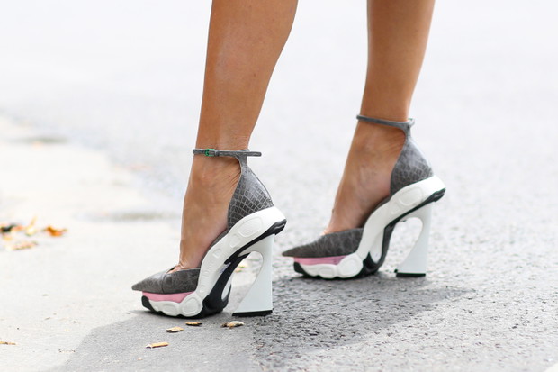 Street fashion: buty i akcesoria gości na pokazach haute couture FW14