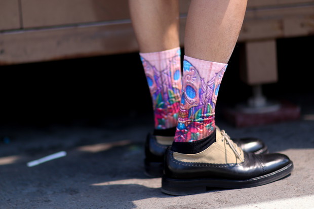 Street fashion: buty i akcesoria gości na pokazach FW SS15