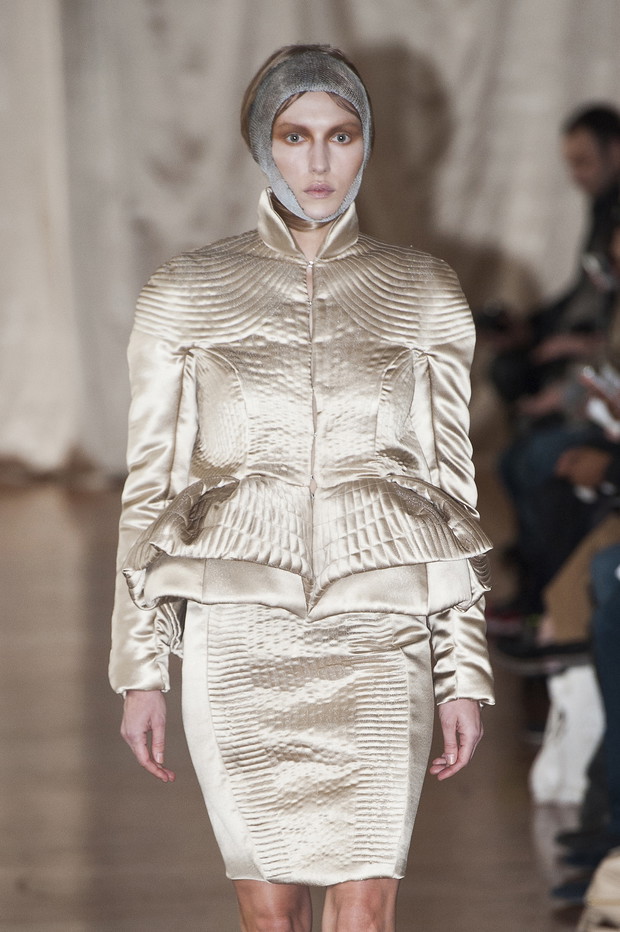 Metaliczne spódnice - trendy jesień-zima 2014/2015