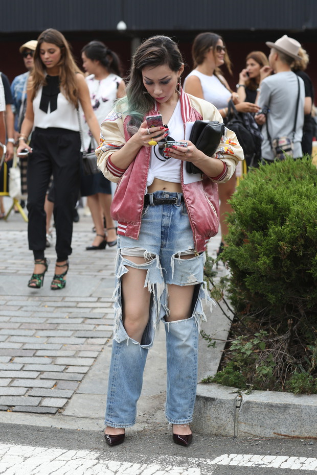 Porwane jeansy - trendy jesień-zima 2014/2015