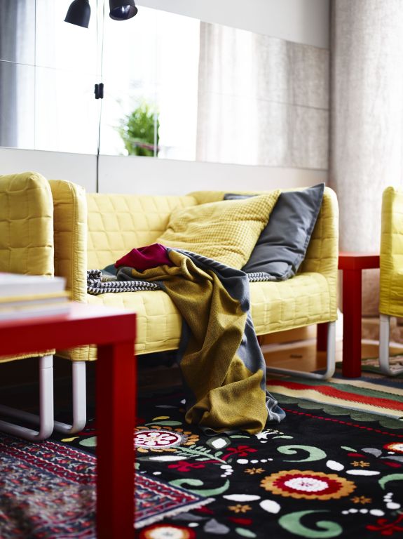 Żółta sofa - energia tkwi w kolorze