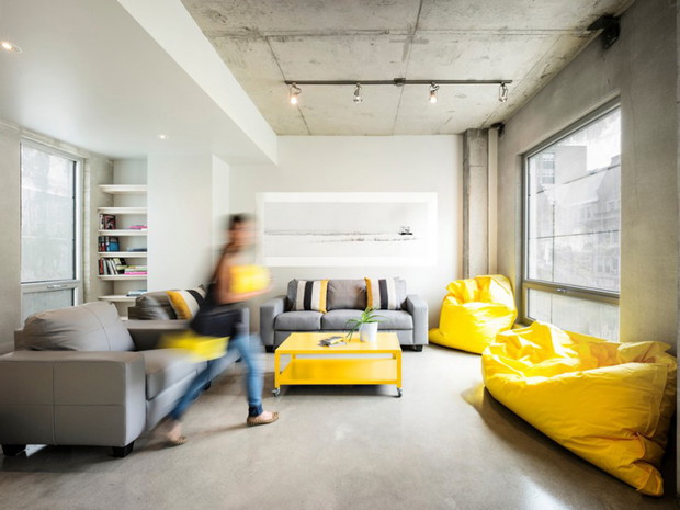 Żółta sofa - energia tkwi w kolorze