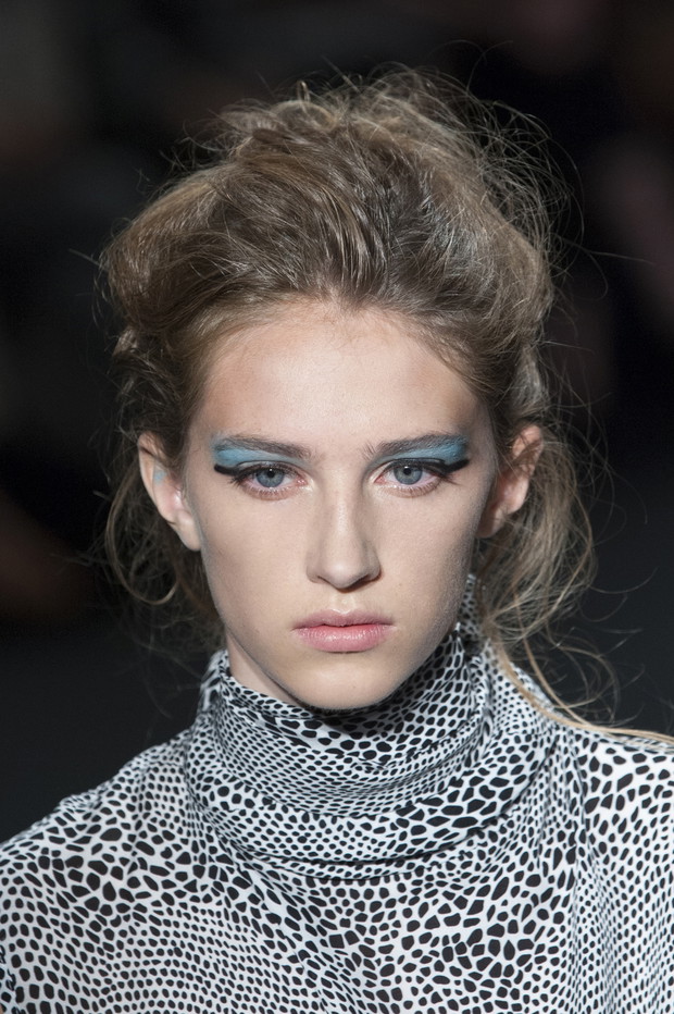 Kolorowe cienie do powiek - trendy lato 2015