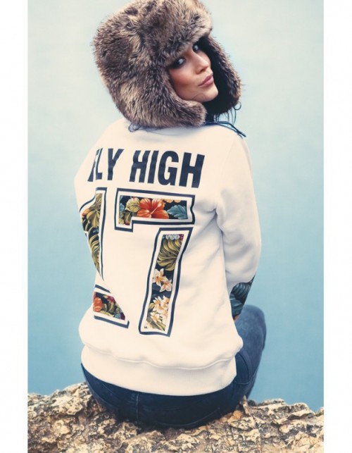 SHWRM.DE: Fly High - Marka Fly High jest efektem inspiracji stylem streetwear oraz miłości do muzyki i tańca Breakdance. To propozycja dla osób, które w modzie cenią wygodę i pragną wyróżnić się niebanalnym stylem.