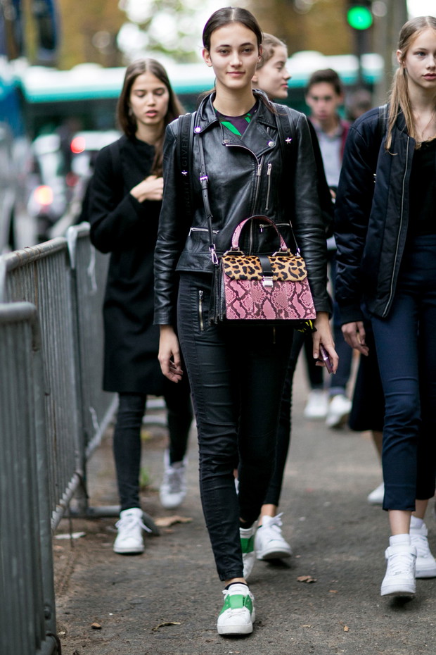 Street fashion: Modelki off duty w Paryżu