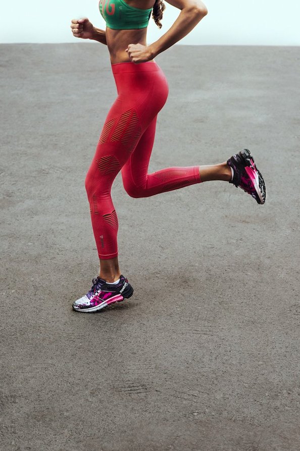 Kampania Reebok: Burn Your Black Leggings