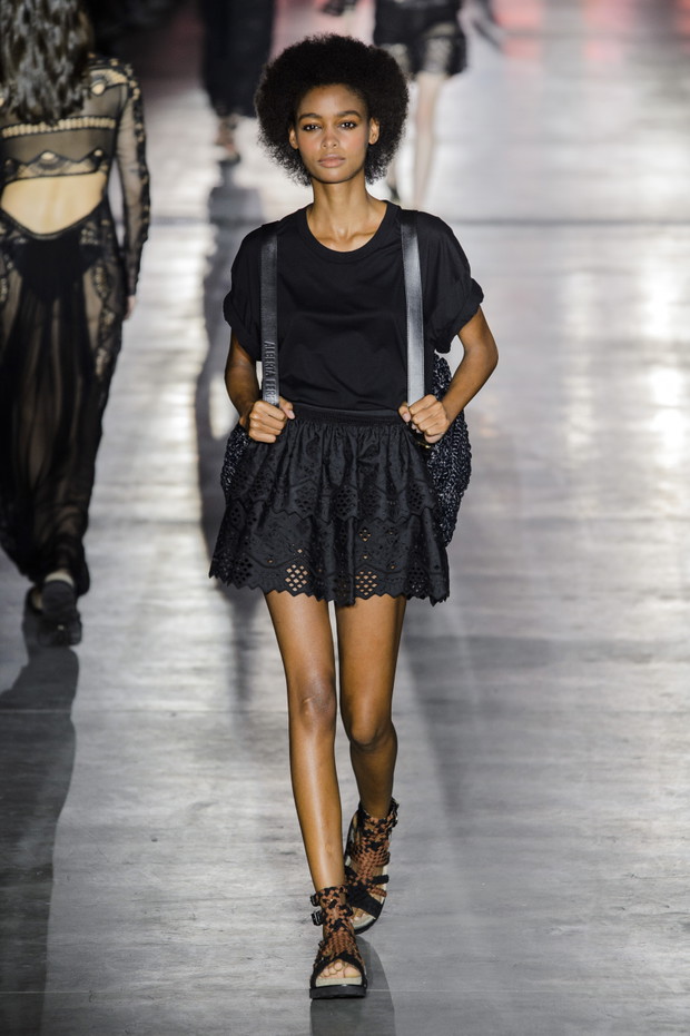 Pokaz Alberta Ferretti SS19