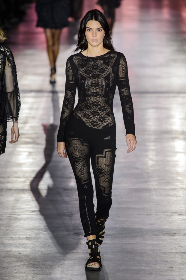 Pokaz Alberta Ferretti SS19