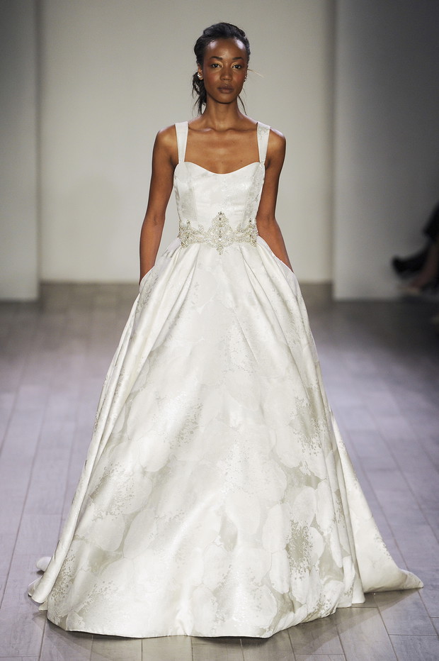Suknie ślubne Alvina Valenta jesień-zima 2015/2016