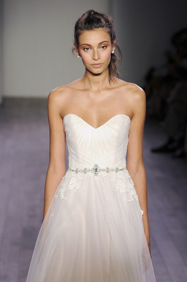 Suknie ślubne Alvina Valenta jesień-zima 2015/2016
