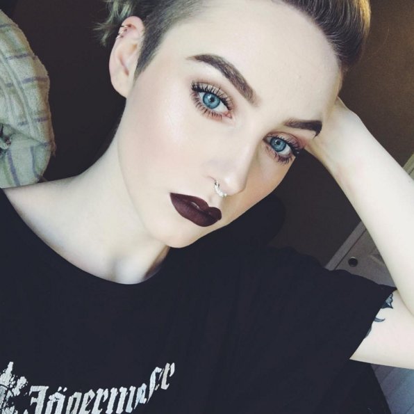 Brązowa szminka - trendy 2016