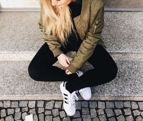 Kurtka bomber w social mediach trendy 2016