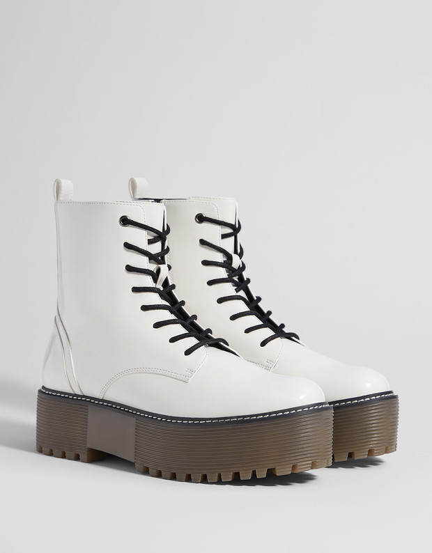 Buty w stylu martensów na jesień Bershka