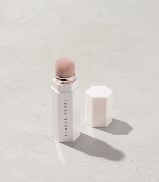 Fenty Beauty by Rihanna, Contour & Concealer Brush 150, 99 zł