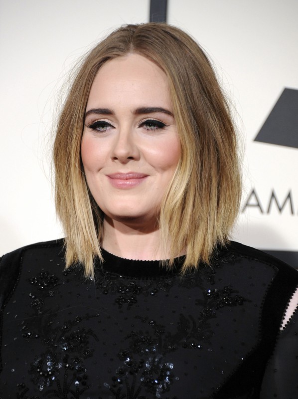 Grammy 2016: fryzury i makijaż gwiazd