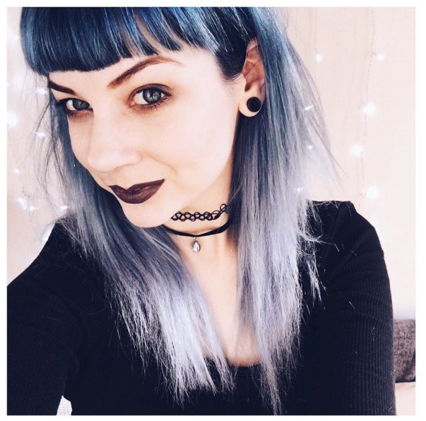 Denim hair - nowy trend w koloryzacji włosów?