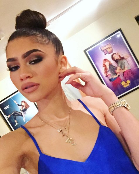 T-Rex Hands - nowy trend w robieniu selfie