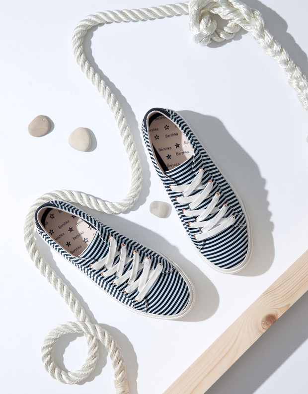 Modne buty z sieciówek wiosna 2016, Bershka 89,90 zł, fot. mat. prasowe