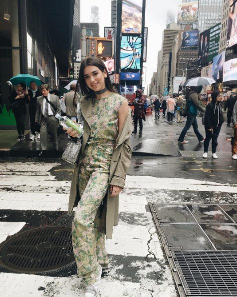 Kim jest Dua Lipa?