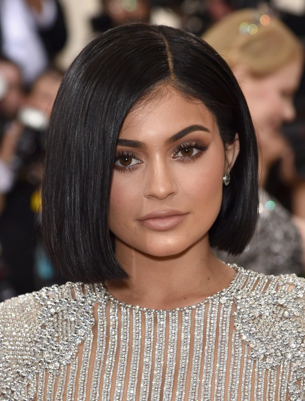 Met Gala 2016: makijaż i fryzury gwiazd