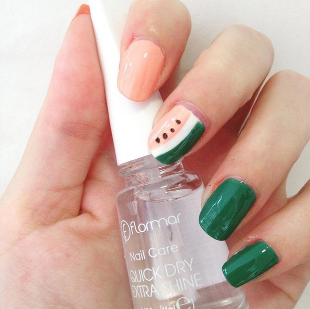 Fruit Manicure - owocowe paznokcie na lato, fot. @sofyavalova