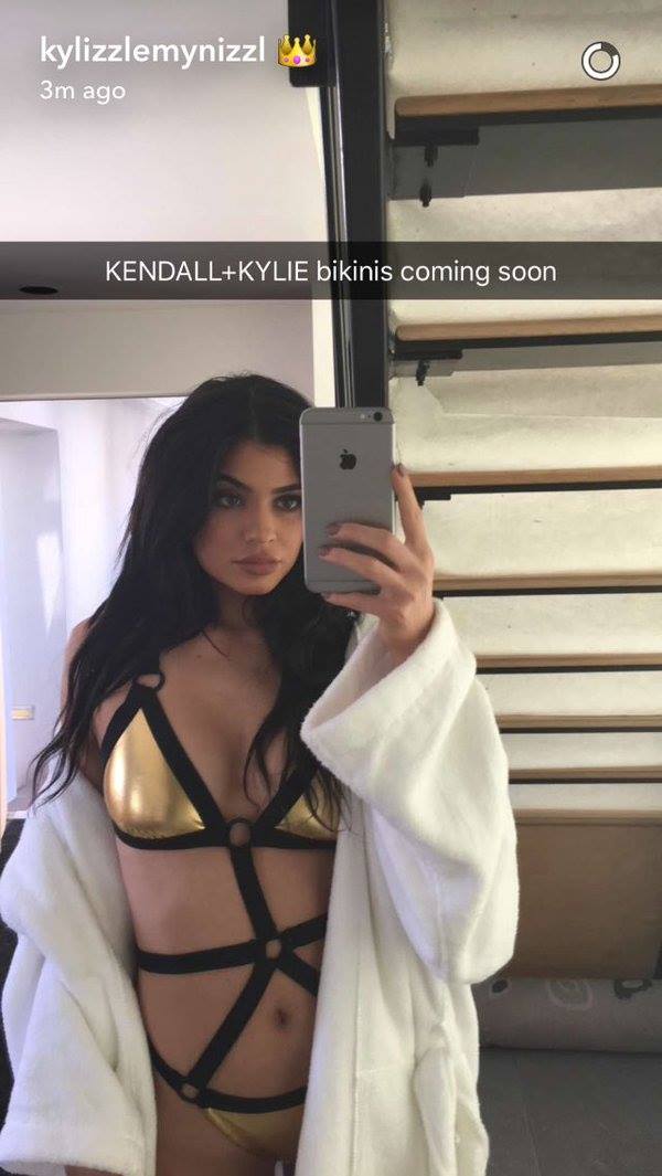 Kendall i Kylie Jenner dla Topshop! Zobacz ich kostiumy kąpielowe