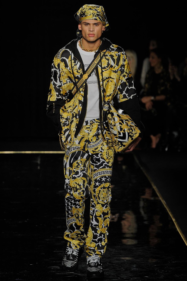 Pokaz Versace Pre-Fall 2019