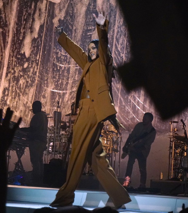 Rihanna na The Anti World Tour - zobacz kostiumy sceniczne