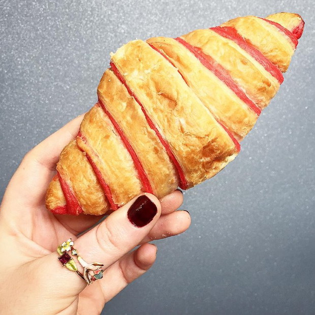 The Red Velvet Croissant - nowe modne śniadanie na Instagramie